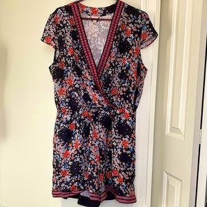 ECI shorts romper sz XL